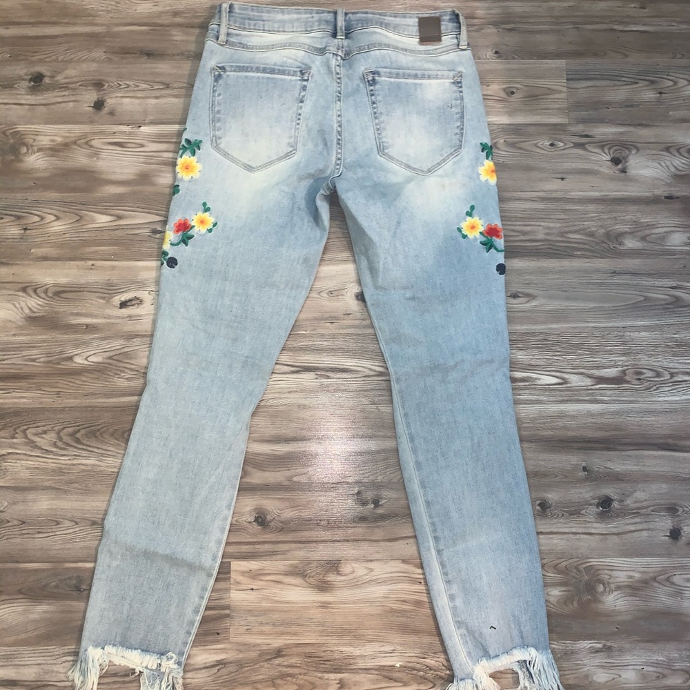 Floral Embroidered Hidden Jeans - Picture 3 of 3